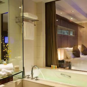 Continental Premier King Bed Room Non-smoking